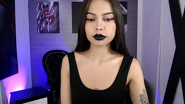 aleesha cameron02 online show from 11/18/25, 12:30