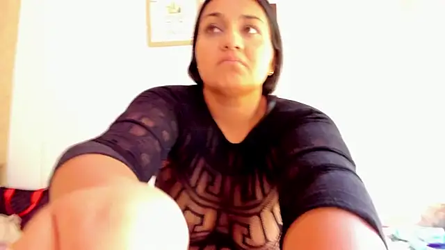 selena jhonson online show from 12/17/25, 02:11