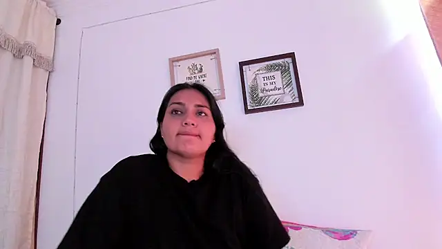 selena jhonson online show from 11/17/25, 01:59