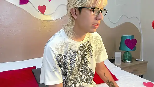 Snapshot of Enrrixxx_ chatting on 02/15/26, 12:00 Enrrixxx online show from 02/15/26, 12:00