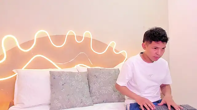 Enrrixxx  online show from 11/05/25, 12:25