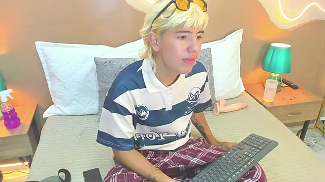 Snapshot of Enrrixxx_ chatting on 01/16/26, 12:14 Enrrixxx online show from 01/16/26, 12:14