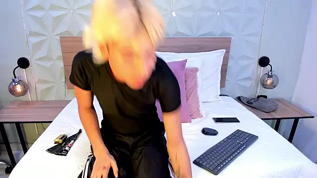 Snapshot of Enrrixxx_ chatting on 02/09/26, 11:25 Enrrixxx online show from 02/09/26, 11:25