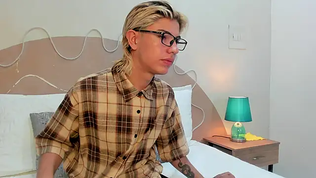 Enrrixxx  online show from 11/23/25, 07:24