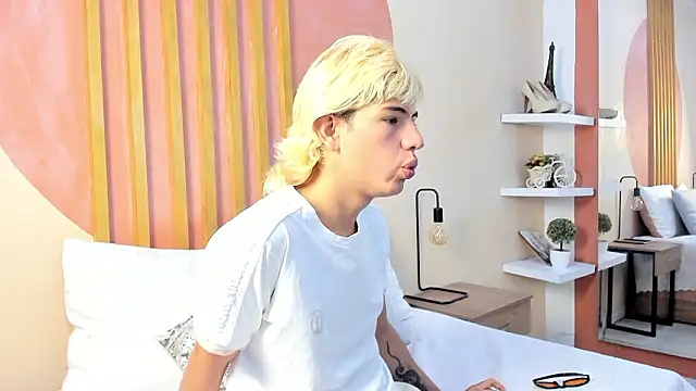 Snapshot of Enrrixxx_ chatting on 02/04/26, 12:27 Enrrixxx online show from 02/04/26, 12:27