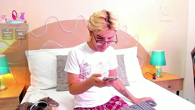 Enrrixxx  online show from 11/27/25, 10:10