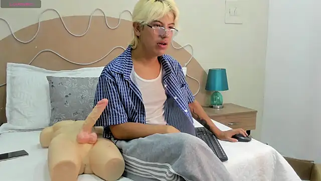 Enrrixxx  online show from 09/25/25, 12:49