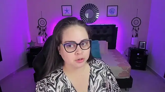 Snapshot of LolaVillalobos chatting on 02/17/26, 11:51 LolaVillalobos online show from 02/17/26, 11:51