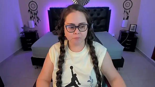 LolaVillalobos online show from 03/10/26, 12:20