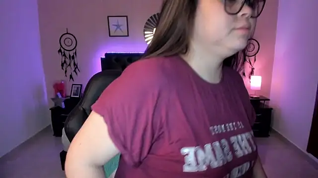 LolaVillalobos online show from 04/10/26, 12:12