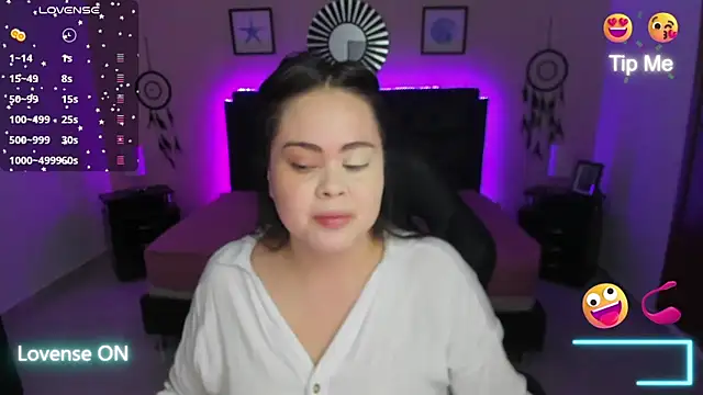 Snapshot of LolaVillalobos chatting on 11/05/25, 01:47 LolaVillalobos online show from 11/05/25, 01:47