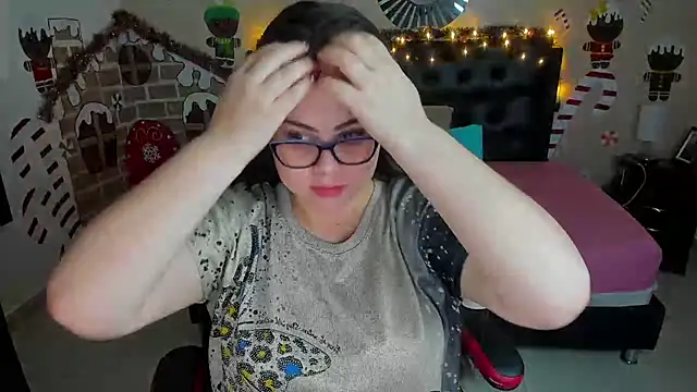 Snapshot of LolaVillalobos chatting on 12/05/25, 12:15 LolaVillalobos online show from 12/05/25, 12:15