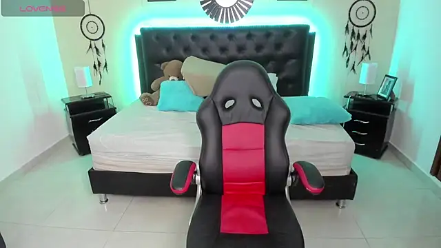 Snapshot of LolaVillalobos chatting on 11/07/25, 01:37 LolaVillalobos online show from 11/07/25, 01:37