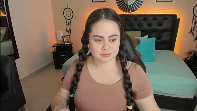 Snapshot of LolaVillalobos chatting on 10/07/25, 01:56 LolaVillalobos online show from 10/07/25, 01:56