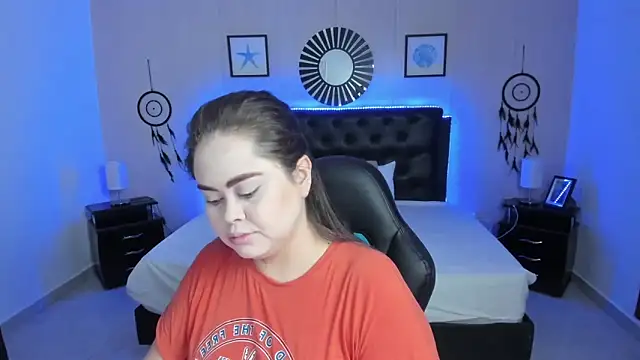 Snapshot of LolaVillalobos chatting on 11/15/25, 12:20 LolaVillalobos online show from 11/15/25, 12:20