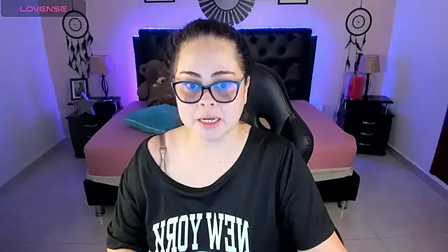 Snapshot of LolaVillalobos chatting on 06/29/26, 02:39 LolaVillalobos online show from 06/29/26, 02:39