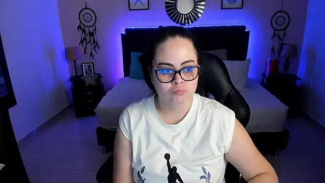 Snapshot of LolaVillalobos chatting on 05/13/26, 01:40 LolaVillalobos online show from 05/13/26, 01:40