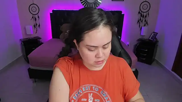 Snapshot of LolaVillalobos chatting on 12/02/25, 12:07 LolaVillalobos online show from 12/02/25, 12:07