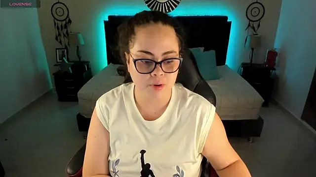 Snapshot of LolaVillalobos chatting on 06/12/26, 12:14 LolaVillalobos online show from 06/12/26, 12:14