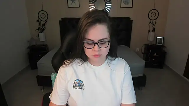 Snapshot of LolaVillalobos chatting on 02/18/26, 11:50 LolaVillalobos online show from 02/18/26, 11:50