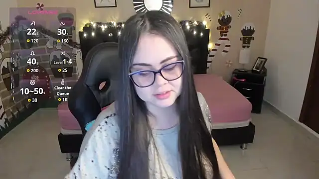 Snapshot of LolaVillalobos chatting on 12/04/25, 12:48 LolaVillalobos online show from 12/04/25, 12:48