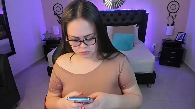 Snapshot of LolaVillalobos chatting on 02/11/26, 11:54 LolaVillalobos online show from 02/11/26, 11:54