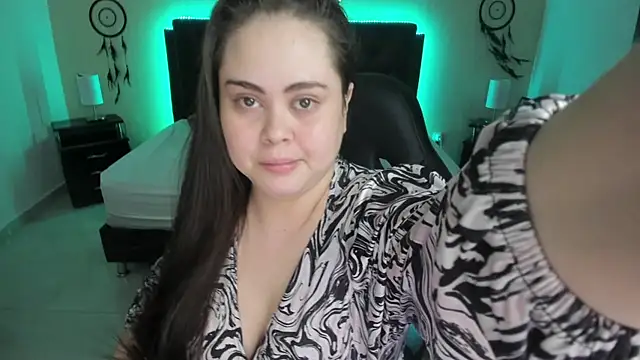 Snapshot of LolaVillalobos chatting on 11/23/25, 01:10 LolaVillalobos online show from 11/23/25, 01:10