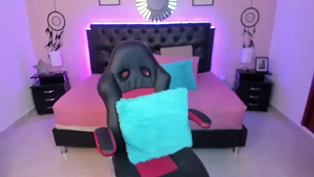 Snapshot of LolaVillalobos chatting on 02/24/26, 01:12 LolaVillalobos online show from 02/24/26, 01:12