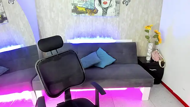 Snapshot of anna_moon11 chatting on 02/12/26, 05:07 anna moon11 online show from 02/12/26, 05:07