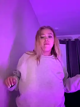 KaylaTrudi online show from 11/19/25, 08:42