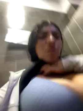 arieel  722 online show from 11/22/25, 01:37