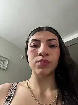 Snapshot of arieel__722 chatting on 02/15/26, 04:35 arieel 722 online show from 02/15/26, 04:35