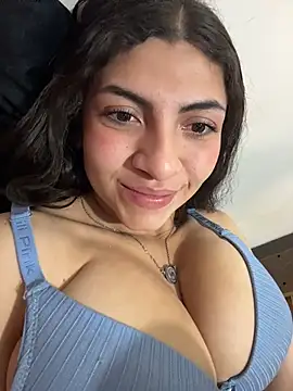 arieel  722 online show from 10/19/25, 06:27