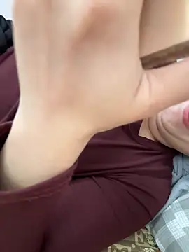 PhuongNhi21 online show from 11/17/25, 01:04