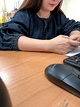 PhuongNhi21 online show from 10/30/25, 01:37