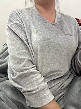 PhuongNhi21 online show from 11/24/25, 02:39