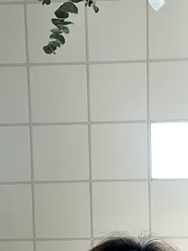 PhuongNhi21 online show from 12/17/25, 02:27