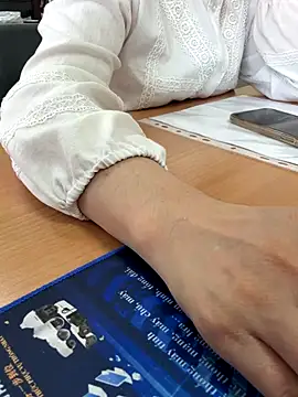 PhuongNhi21 online show from 12/19/25, 03:32