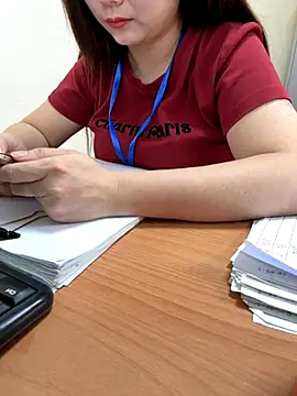 PhuongNhi21 online show from 11/17/25, 12:58