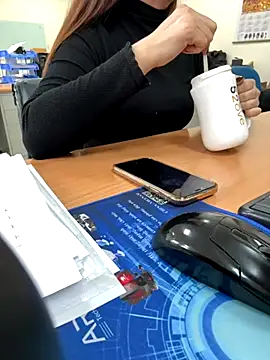 PhuongNhi21 online show from 12/01/25, 12:44