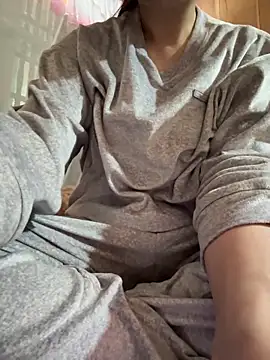 PhuongNhi21 online show from 12/21/25, 02:13