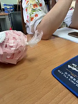 PhuongNhi21 online show from 10/20/25, 01:07