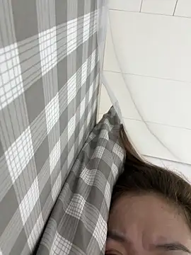 PhuongNhi21 online show from 10/21/25, 12:00