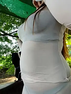 Snapshot of Tina_Ty chatting on 12/16/25, 12:37 Tina Ty online show from 12/16/25, 12:37