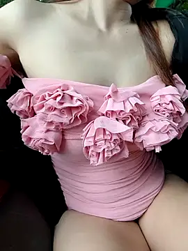 Snapshot of Tina_Ty chatting on 11/21/25, 12:42 Tina Ty online show from 11/21/25, 12:42