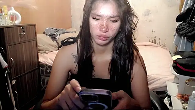 Snapshot of Cutierhyxx chatting on 05/15/26, 10:35 Cutierhyxx online show from 05/15/26, 10:35