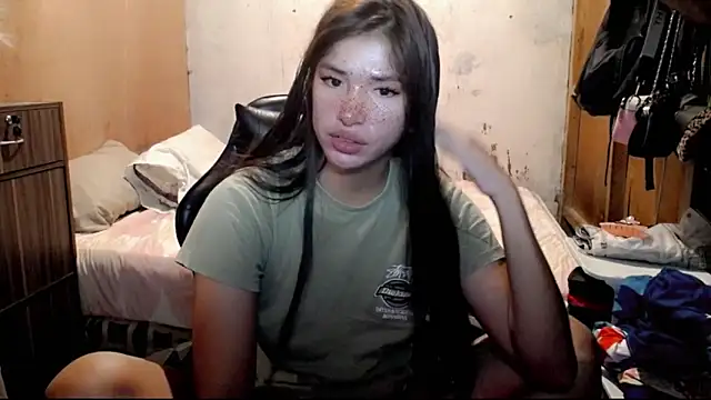 Snapshot of Cutierhyxx chatting on 05/04/26, 02:20 Cutierhyxx online show from 05/04/26, 02:20