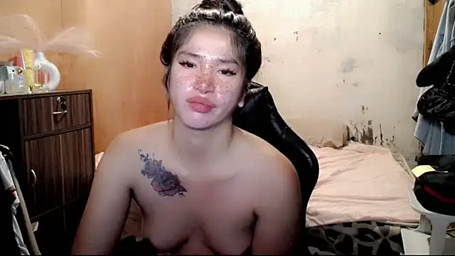 Snapshot of Cutierhyxx chatting on 05/14/26, 08:50 Cutierhyxx online show from 05/14/26, 08:50