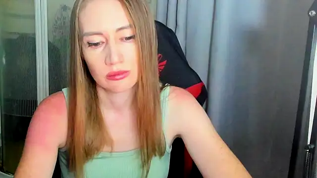 JessFoxxx online show from 06/17/26, 03:06