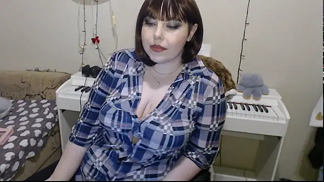 -heartsease- online show from 11/11/25, 02:12